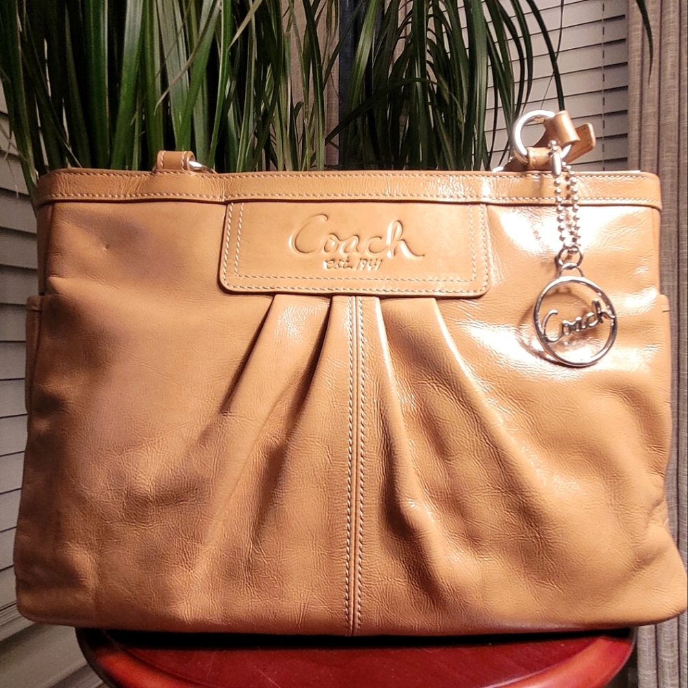 Coach Patent Leather Gallery Tote F13761